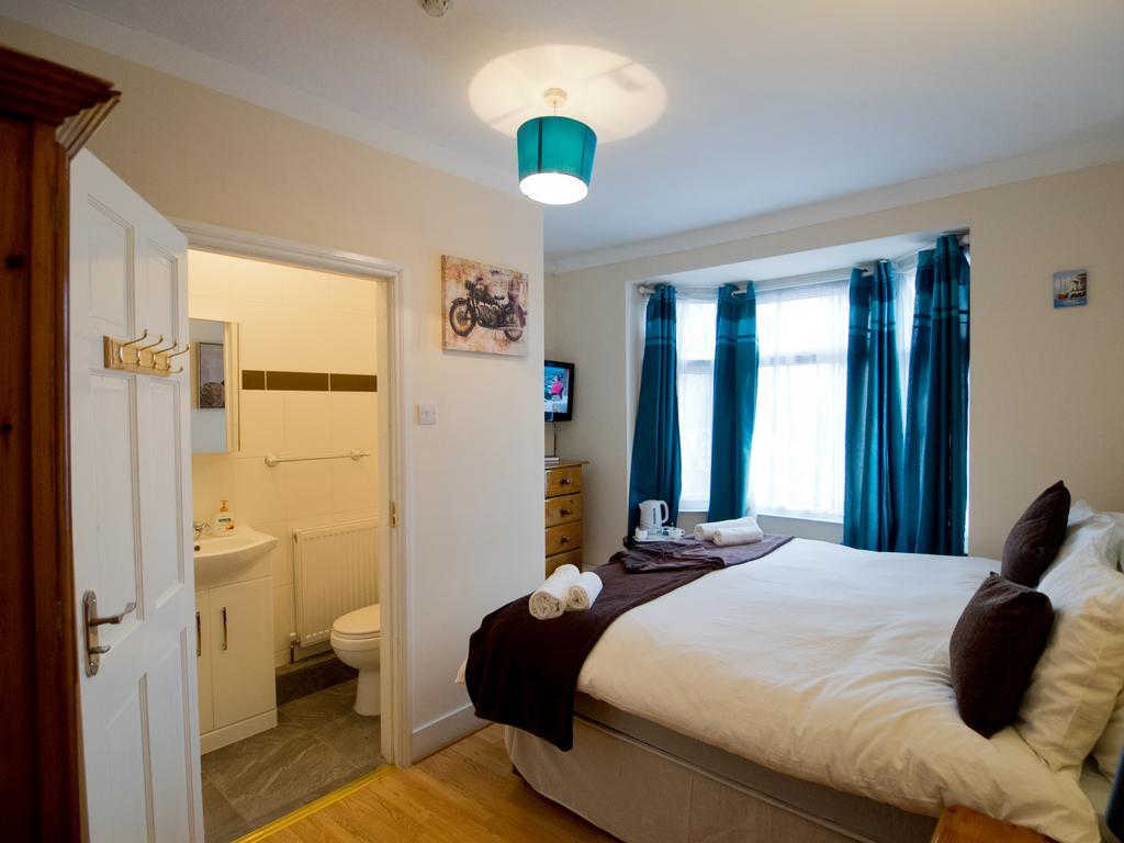 Gable Lodge London Room photo